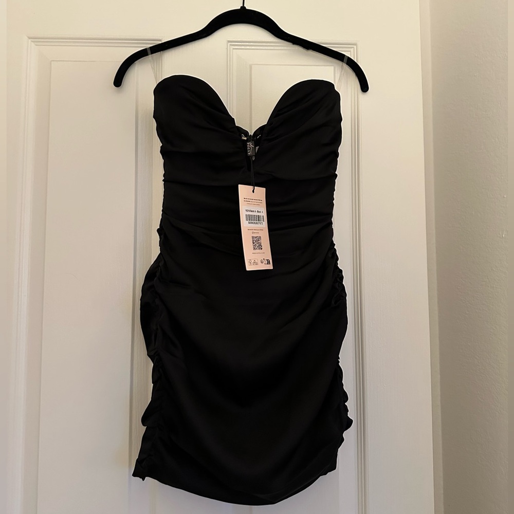 NWT Kalinda Ruched Bandeau Mini Dress in Black